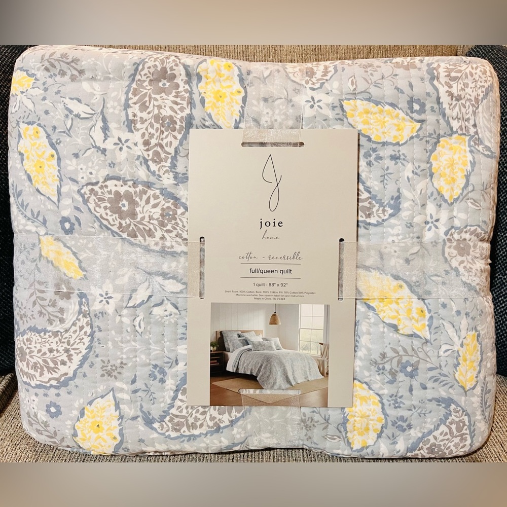 🎉LAST PIECE 🎉JJOIE Boho Paisley Printed Quilt‎
